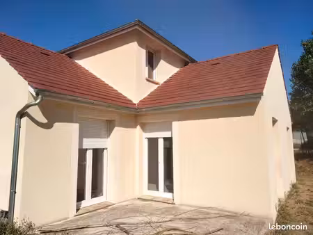location maison neuve avec jardin