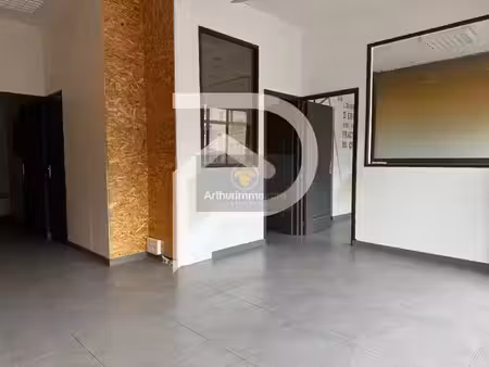 a vendre local commercial 6 pieces 70m²