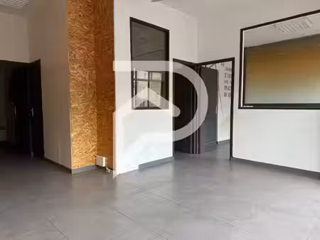 vente commerce 70 m² le pecq (78230)