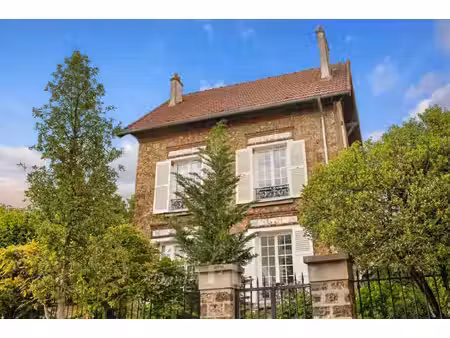 maison de luxe à vendre dans le quartier porte jaune