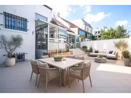 maison de luxe à vendre dans le quartier république