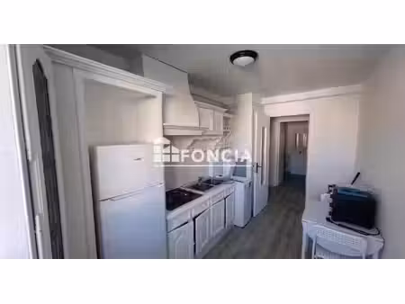 appartement de 33 5m2  excellent état  dans une résidence très bien entretenue  cuisine éq