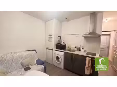 t2 28m2 plein centre de cremieu