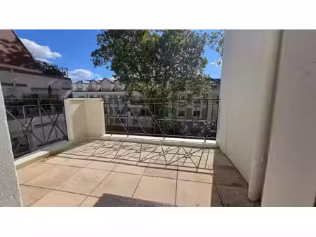rare à la vente 45m² de terrasse
