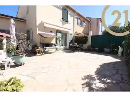 vente - frejus - maison-appartement t3 de 70m2 avec 134m2 d'