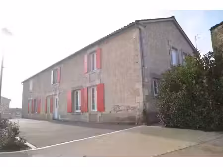 jolie maison rénovée d’environ 260m2 - a saint laurent de la salle - 85410