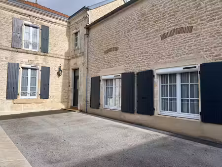 vente maison 8 pièces 185 m² nalliers (85370)