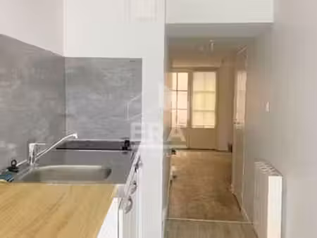 vente immeuble à laval (53000) : à vendre / 165m² laval
