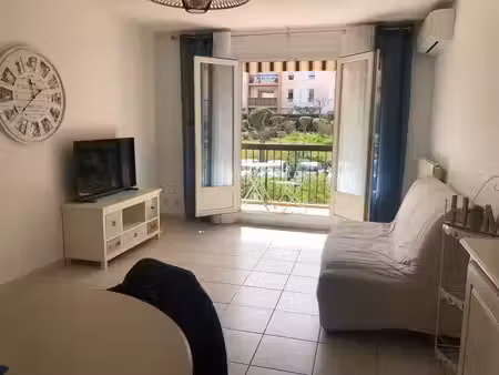 location appartement 2 pièces 48 m² à hyères (83400)