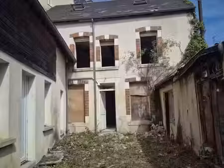 vente immeuble 6 pièces 116.8 m² à vierzon (18100)  45 000 €