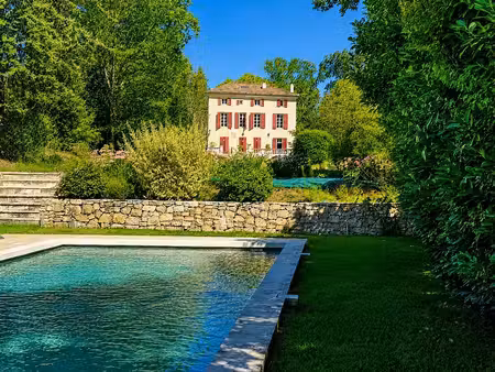 élégante bastide du xviiiᵉ siècle. un domaine provençal de 2 3 hectares aux portes...