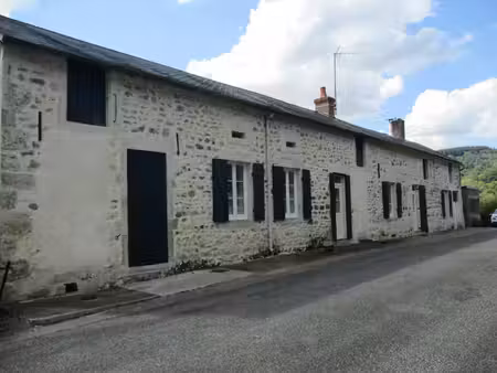 morvan / villapourcon : maison de style longère avec dépendances et jardin