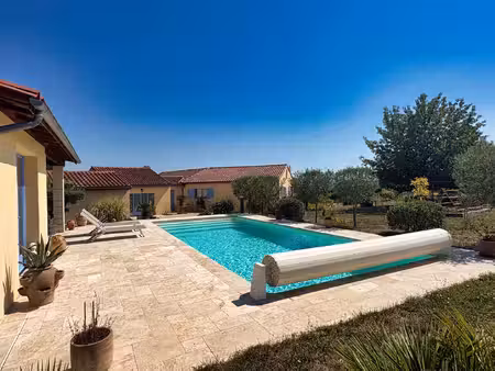 à 20 minutes au sud de sarlat – maison avec piscine et terrain constructible
