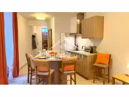 eyguières centre - appartement t2 bis meublé