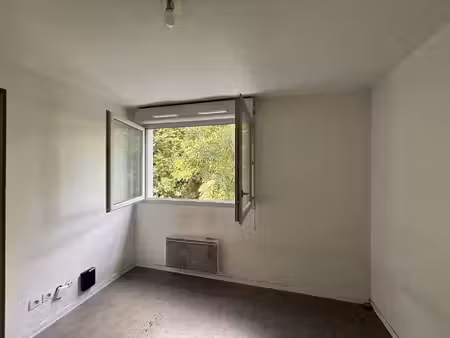 studio lumineux à caluire-et-cuire ideál investisseurs ou étudiant