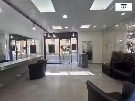 local commercial - rue berard 13005