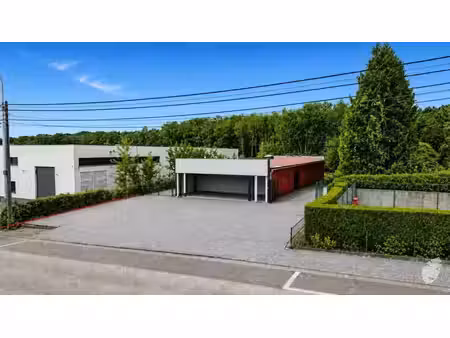 parking/garage/box
