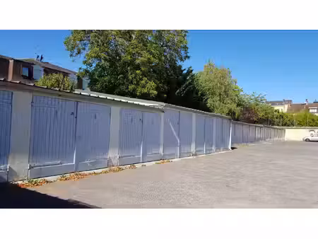 garage aerien en centre ville sur cour securisee