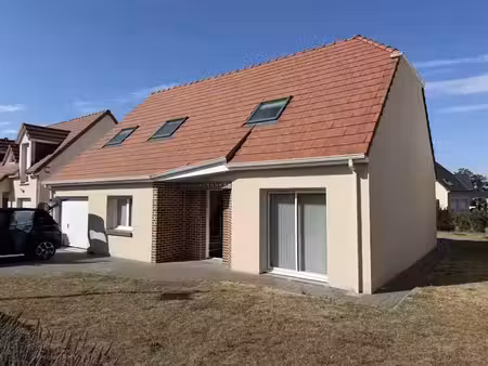 location maison 5 pièces 130 m² à glisy (80440)  1 350 €