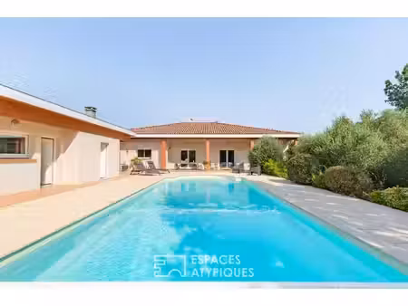 villa d'architecte en lisière de la forêt du fau