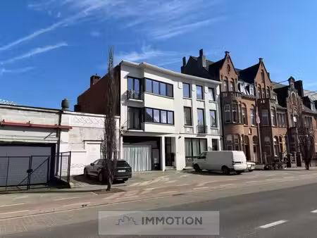 handelspand te huur op zichtlocatie in kortrijk!
