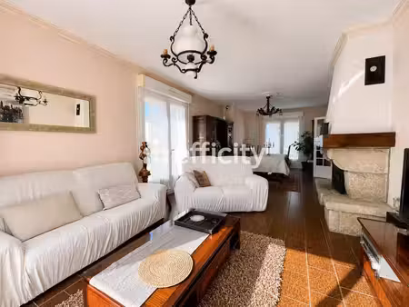 maison 6 pièces - 163 m²