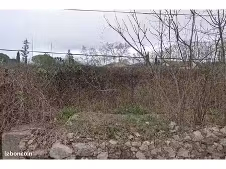 terrain 694 m² aniane