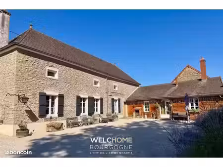 propriété 7 pièces 195 m²