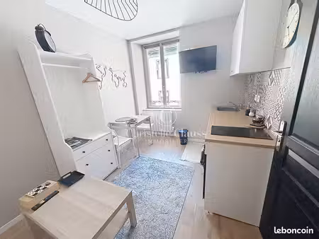 studio 1 pièce 19 m²