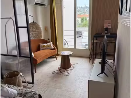 ? studio meublé face au port de golfe-juan – idéal étudiant ?