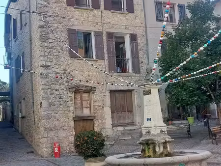 loue appartement lumineux et silencieux de 45 m2 habitables et petites dépendances