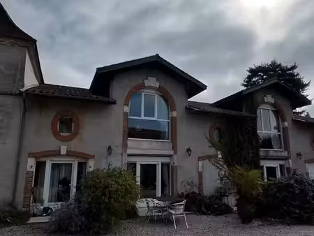 maison meublée kit charges inclus /jardin