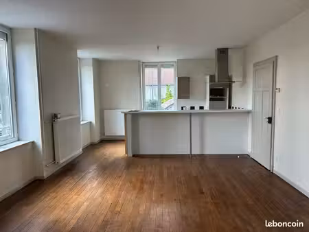 loue très beau f3 bis - 95m2 -