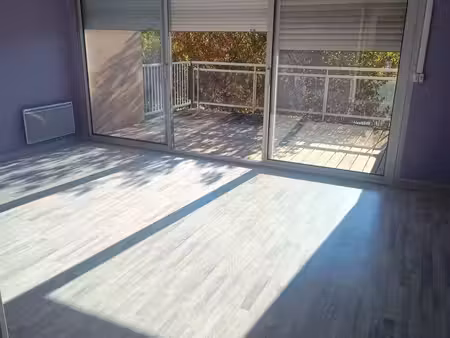 location appartement de 100m2 + terrasse