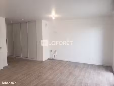 studio 1 pièce 37 m²