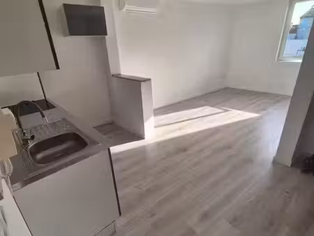 t3 rénové 50 m² au cœur de cognac – lumineux & climatisé