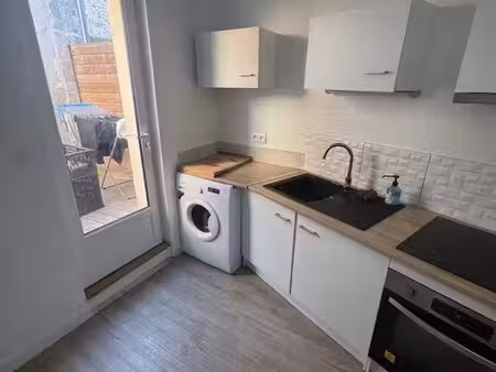 t2 rénové 40 m² – niort centre-ville – terrasse – 600
