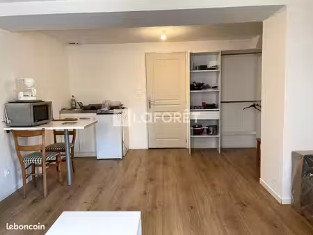studio 1 pièce 25 m²
