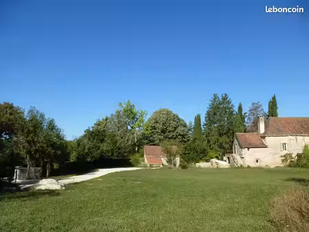 location maison de caractère près de cajarc 46