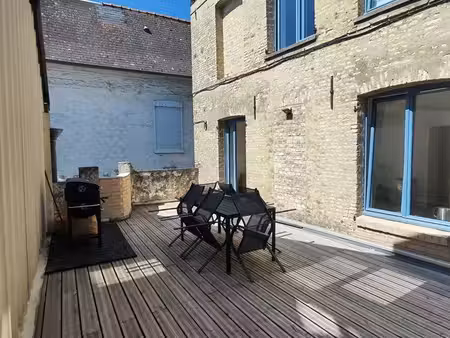 saint-omer centre – t3 duplex esprit maison + terrasse + stationnement