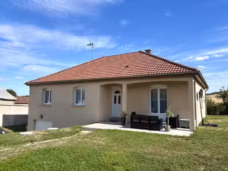belle maison de plain-pied sur la commune de granges l'evequ