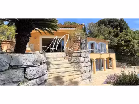 villa avec piscine et terrasse rayol-canadel-sur-mer (83)