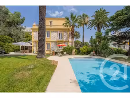 maison de luxe à vendre dans le quartier cimiez