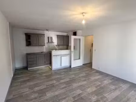 a louer - agence giboire - appartement t2 - st jacques de la lande