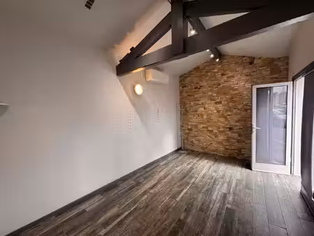 local professionnel de 18 m2 à deux pas du centre-ville de s