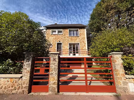 'vélizy mairie' jolie maison individuelle de 4 pièces 92 46 m² rénovée avec garage  cave e
