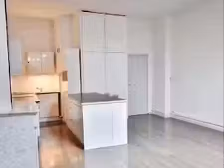 location meublée appartement 2 pièces 55 m² à marseille 2ème (13002)  880 €