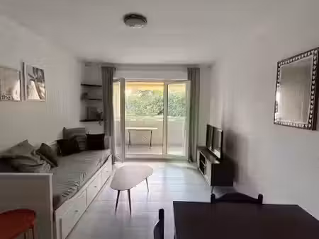 location meublée appartement 1 pièce 25 m² à nice (06000)  880 €