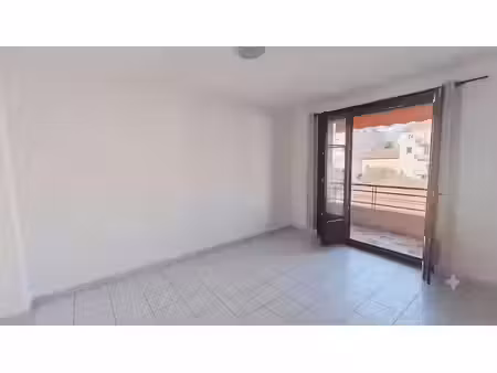 location appartement 2 pièces 55.64 m² à saint-laurent-du-var (06700)  890 €