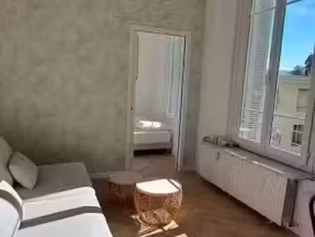 location meublée appartement 2 pièces 30 m² à nice (06000)  950 €